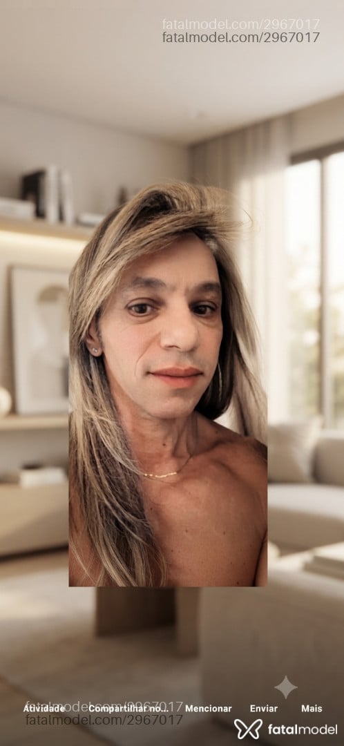 Acompanhante mulher trans loira (o) de olhos castanhos - Freyjarufino