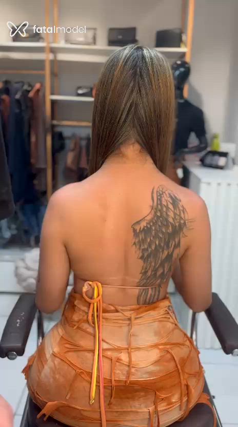 Acompanhante mulher trans com cabelo castanho de olhos mel - Dafne Dantas Acompanhante mulher trans com cabelo castanho de olhos mel - Dafne Dantas