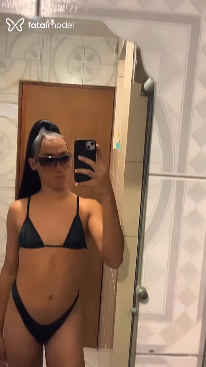 Acompanhante mulher trans morena (o) de olhos castanhos - Zuri Campos