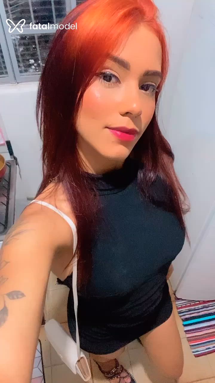 Acompanhante mulher ruiva (o) de olhos castanhos - Patizinha