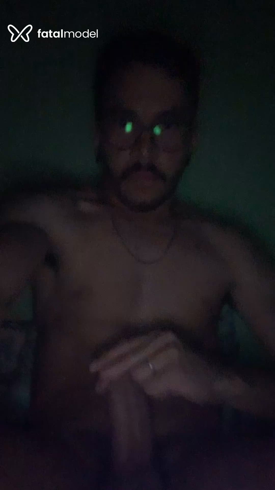 Acompanhante homem com cabelo castanho de olhos castanhos - Adilson Velez Acompanhante homem com cabelo castanho de olhos castanhos - Adilson Velez