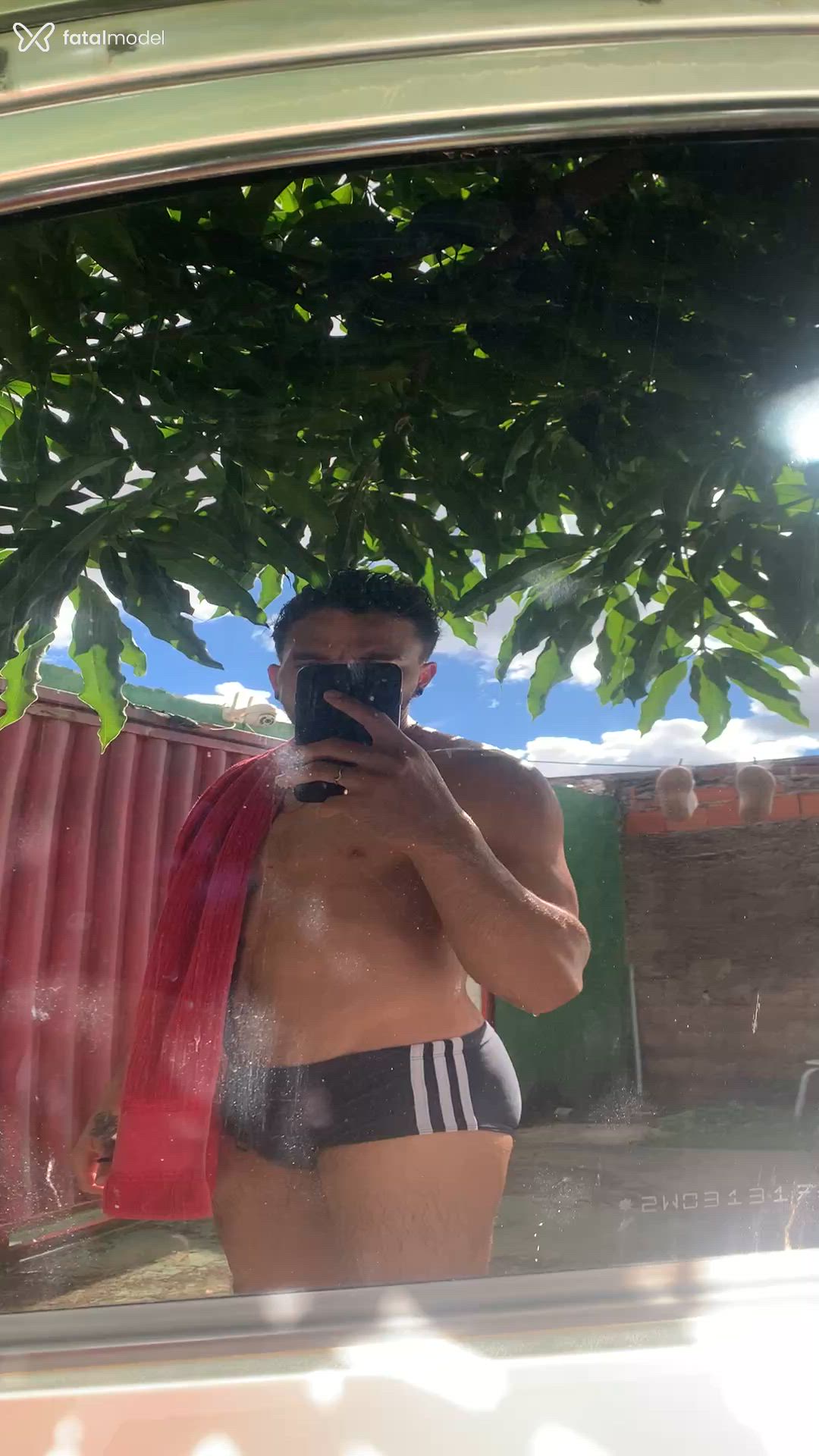 Acompanhante homem com cabelo castanho de olhos castanhos - Adilson Velez Acompanhante homem com cabelo castanho de olhos castanhos - Adilson Velez