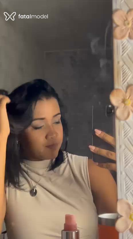 Acompanhante mulher morena (o) de olhos castanhos - Laíssa Acompanhante mulher morena (o) de olhos castanhos - Laíssa
