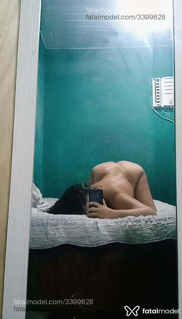 Acompanhante mulher morena (o) de olhos castanhos - Elisa