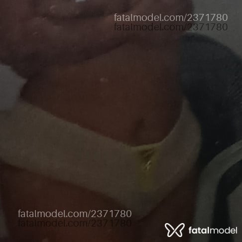 Acompanhante mulher morena (o) de olhos pretos - Sexgirla