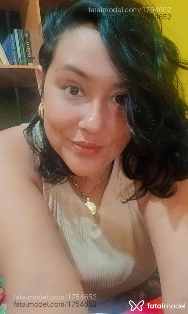 Acompanhante mulher morena (o) de olhos pretos - Juliana