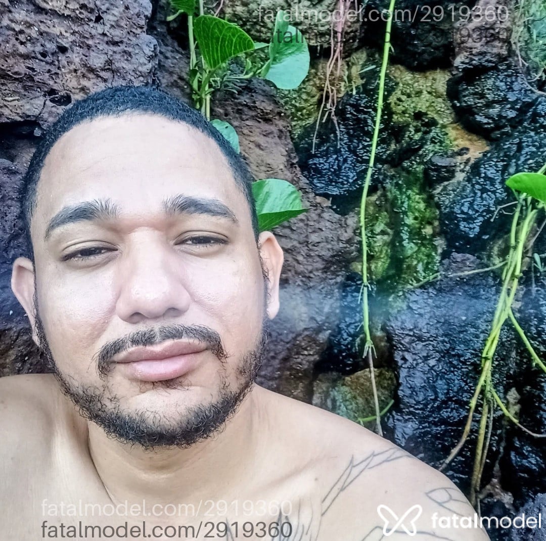 Acompanhante homem morena (o) de olhos pretos - Joanes