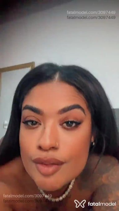 Acompanhante mulher morena (o) de olhos castanhos em Patrocínio - Lia Mendonça