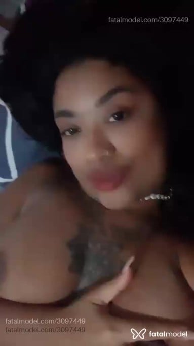 Acompanhante mulher morena (o) de olhos castanhos - Lia Mendonça