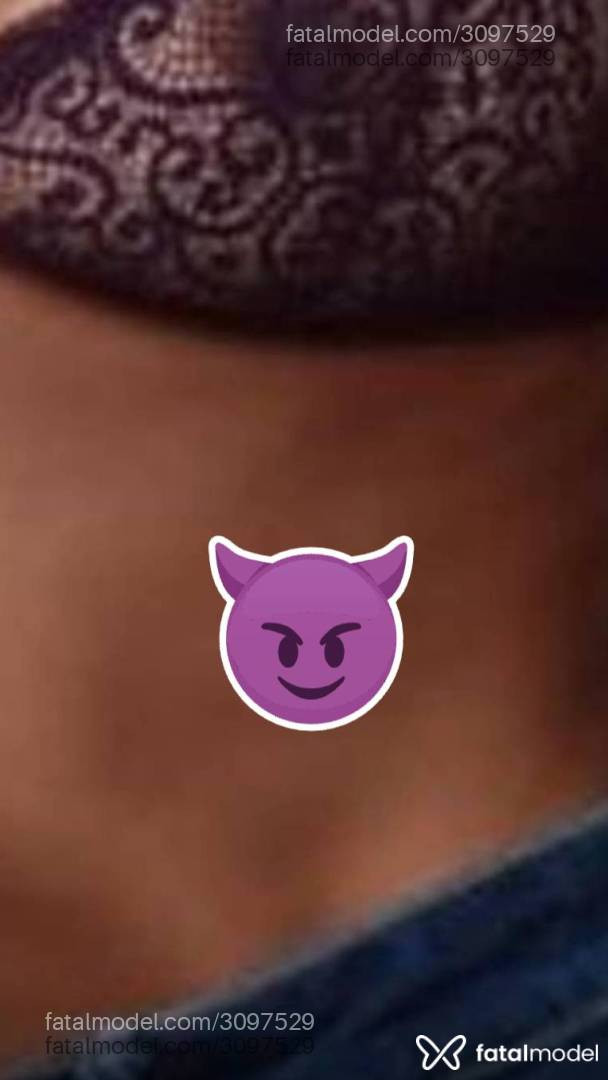 Acompanhante mulher morena (o) de olhos castanhos em Virtual Acompanhante mulher morena (o) de olhos castanhos em Virtual - Paola