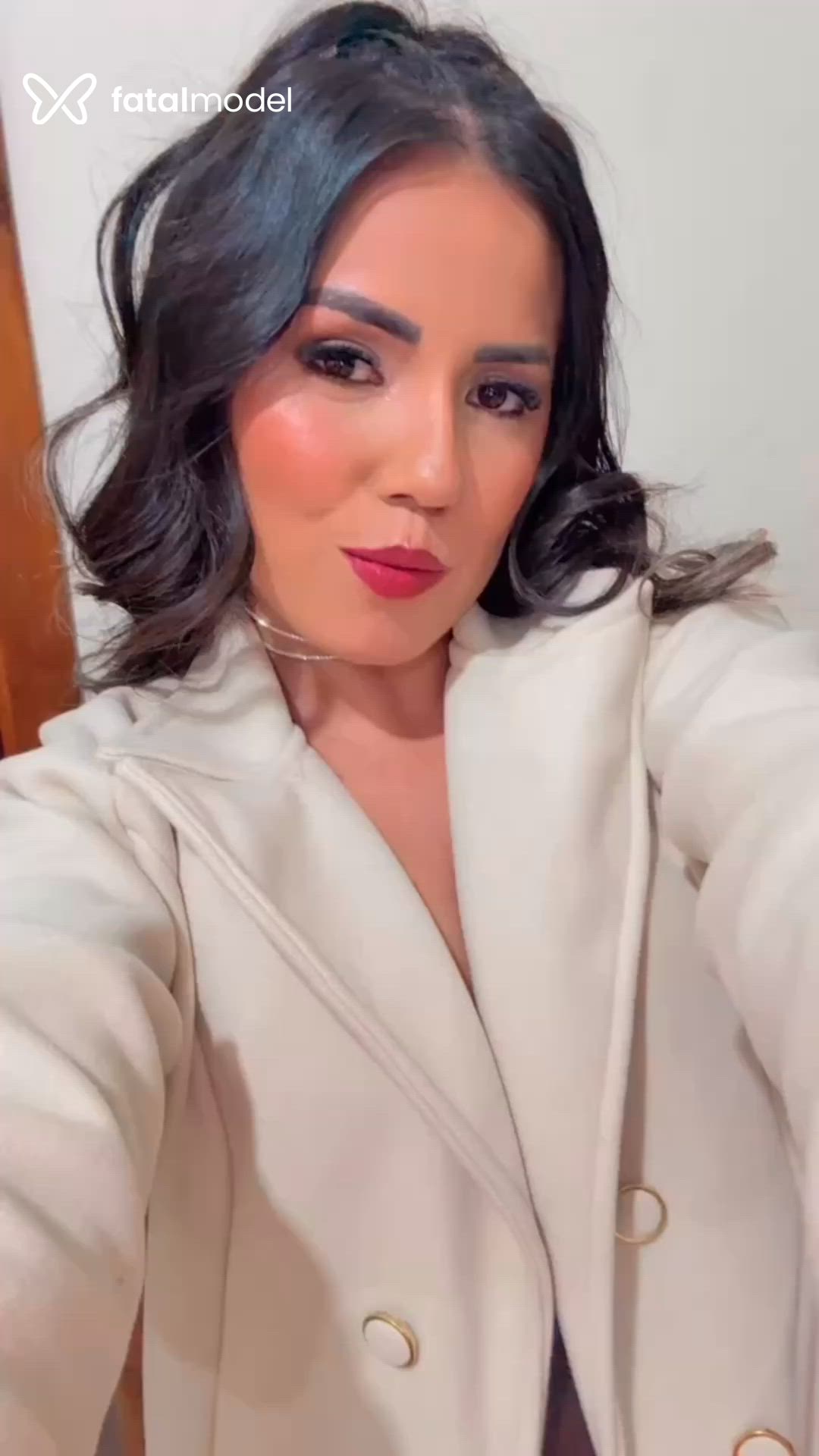 Acompanhante mulher loira (o) de olhos mel - Ingrid Rivieiro Acompanhante mulher loira (o) de olhos mel - Ingrid Rivieiro