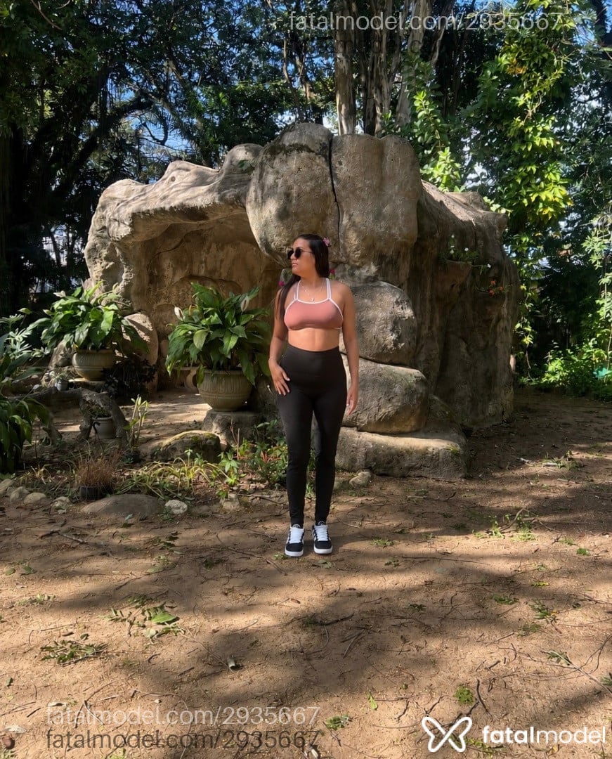 Acompanhante mulher morena (o) de olhos castanhos - Ariela