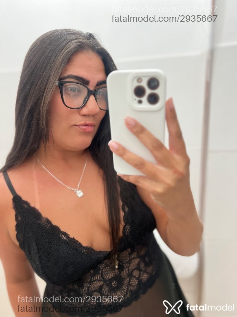 Acompanhante mulher morena (o) de olhos castanhos - Ariela