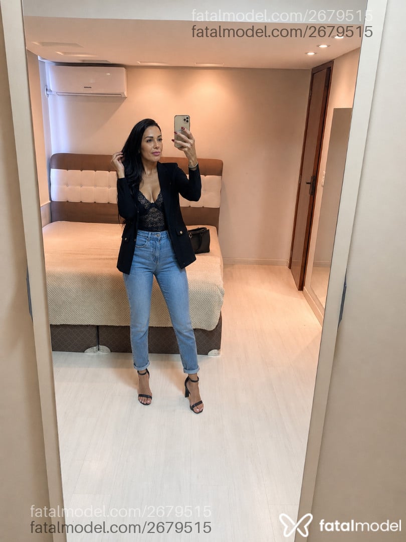 Acompanhante mulher morena (o) de olhos castanhos - Karina