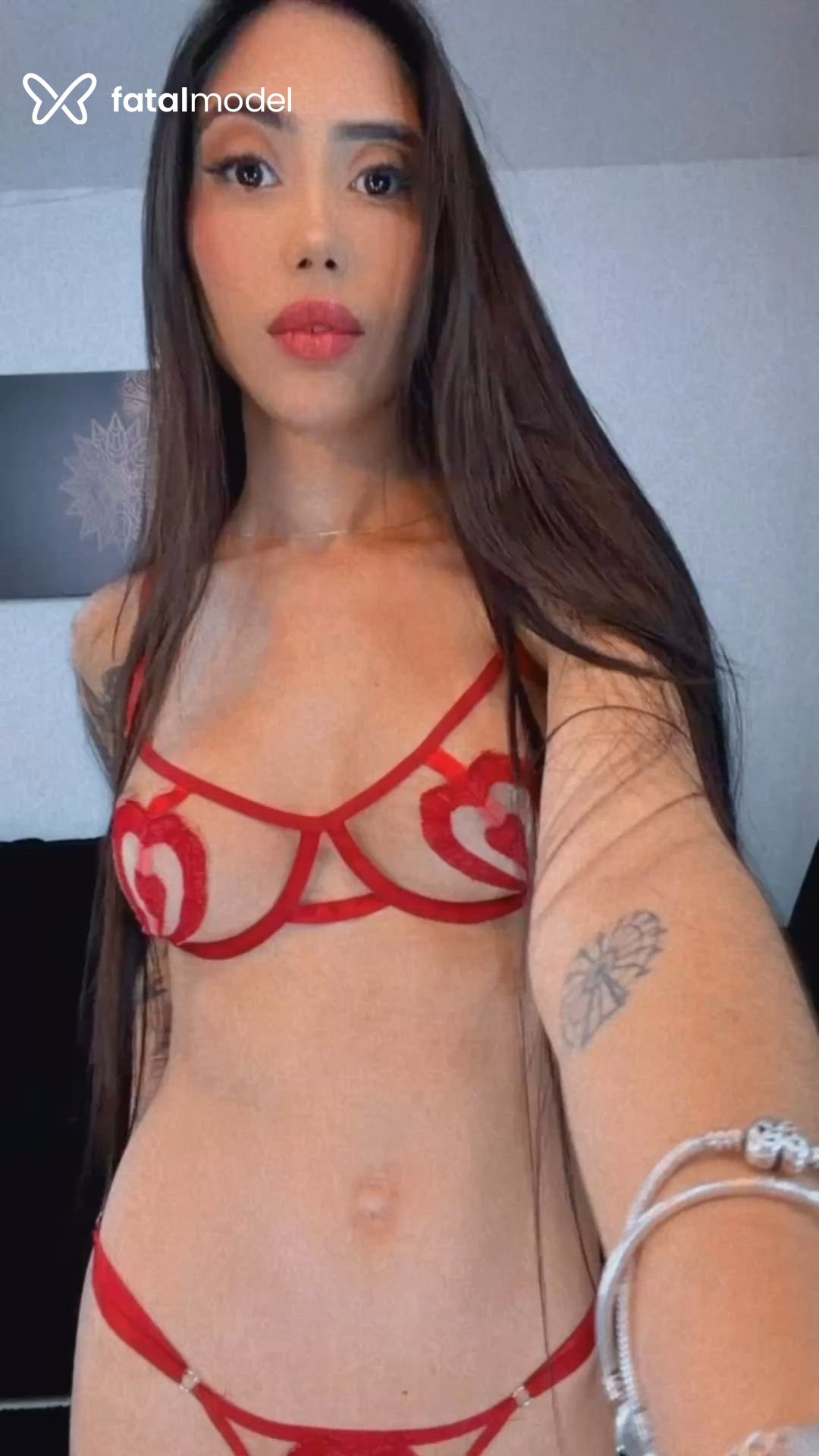 Acompanhante mulher morena (o) de olhos castanhos - Sury Nakamura