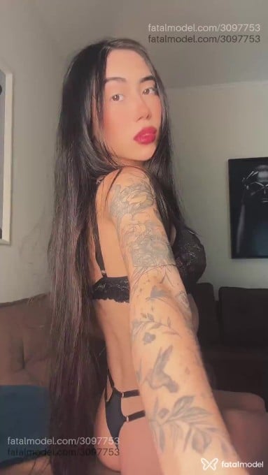 Acompanhante mulher morena (o) de olhos castanhos - Sury Nakamura