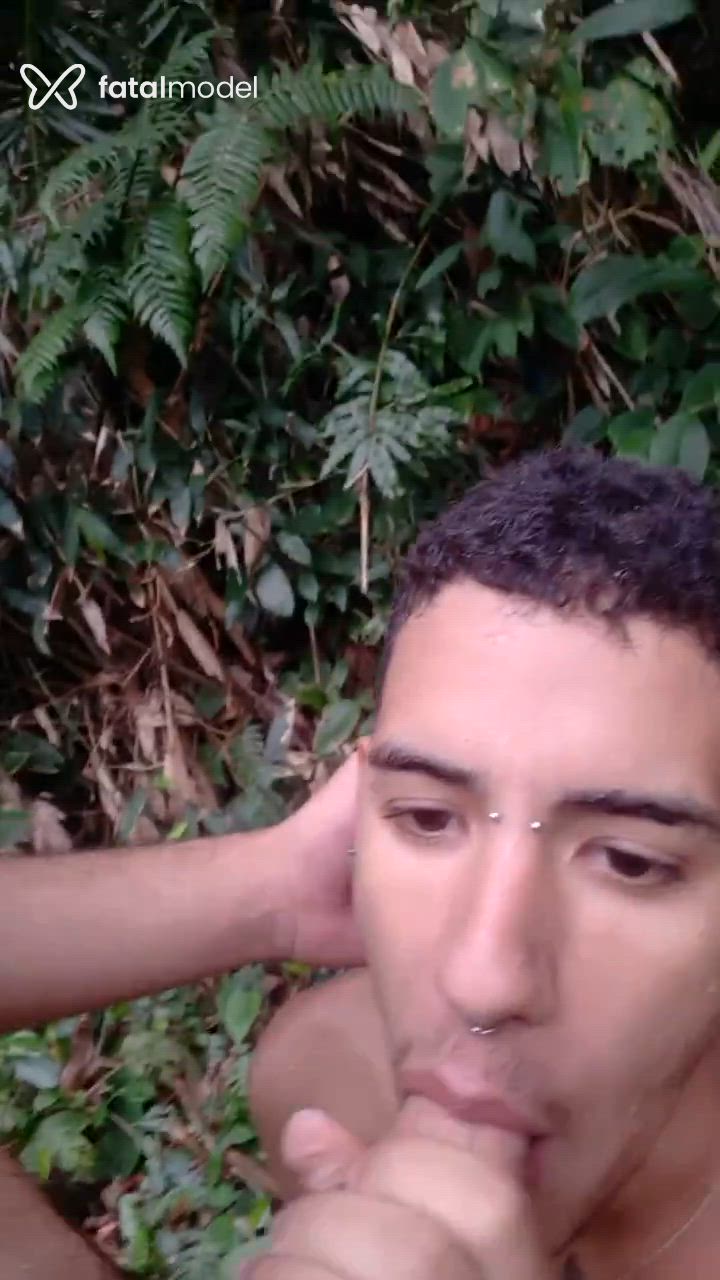 Acompanhante homem com cabelo castanho de olhos pretos - Matteo