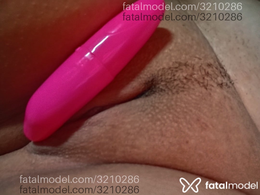 Acompanhante mulher com cabelo castanho de olhos castanhos - Malu Acompanhante mulher com cabelo castanho de olhos castanhos - Malu