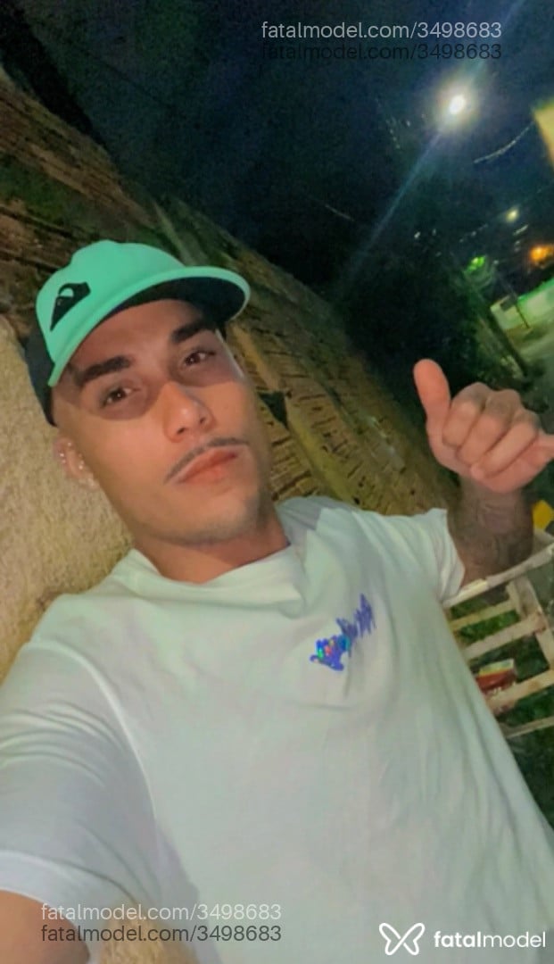 Acompanhante homem com cabelo castanho de olhos castanhos - Marcos Acompanhante homem com cabelo castanho de olhos castanhos - Marcos