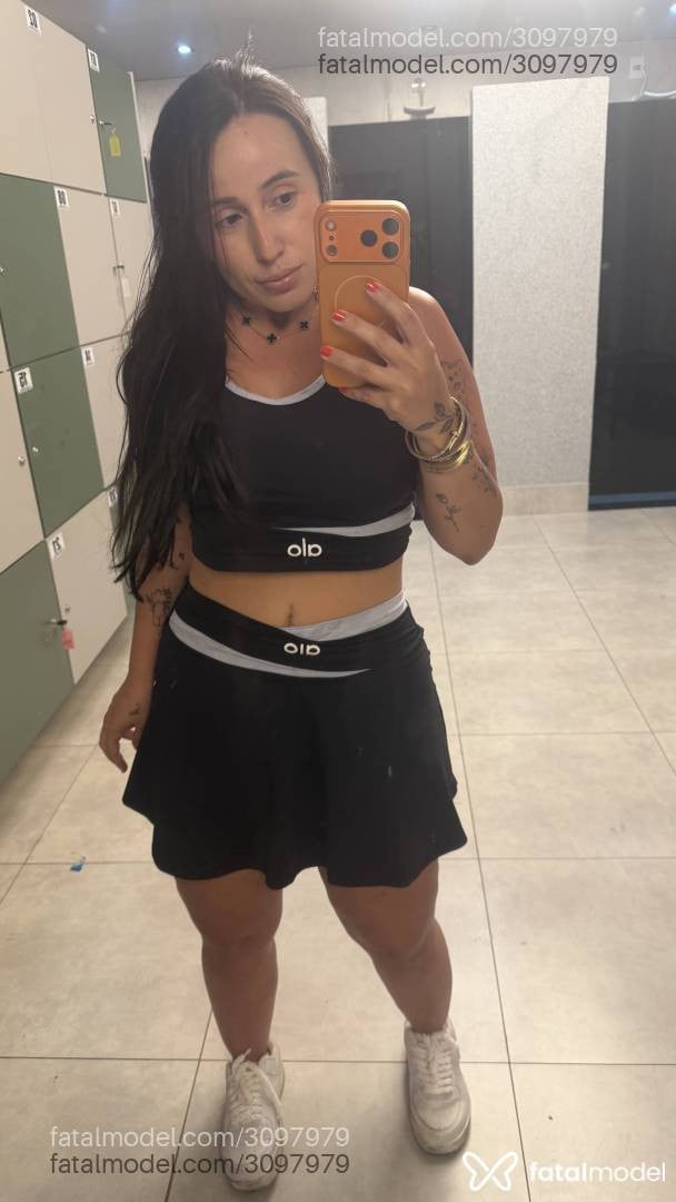Acompanhante mulher com cabelo castanho de olhos castanhos - Morena