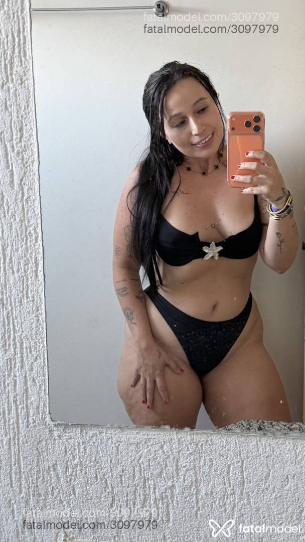 Acompanhante mulher com cabelo castanho de olhos castanhos - Morena
