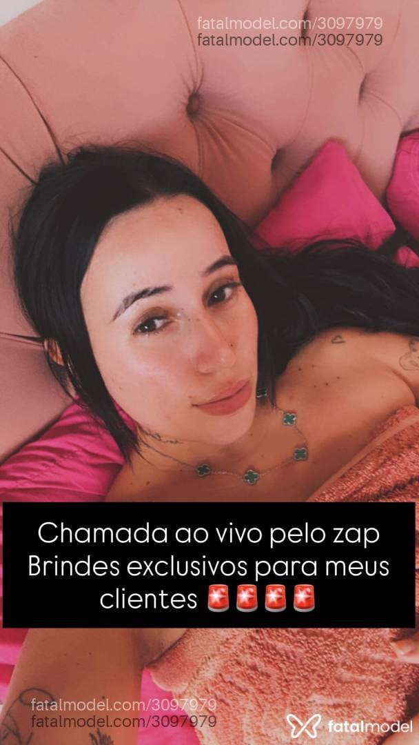 Acompanhante mulher com cabelo castanho de olhos castanhos - Morena
