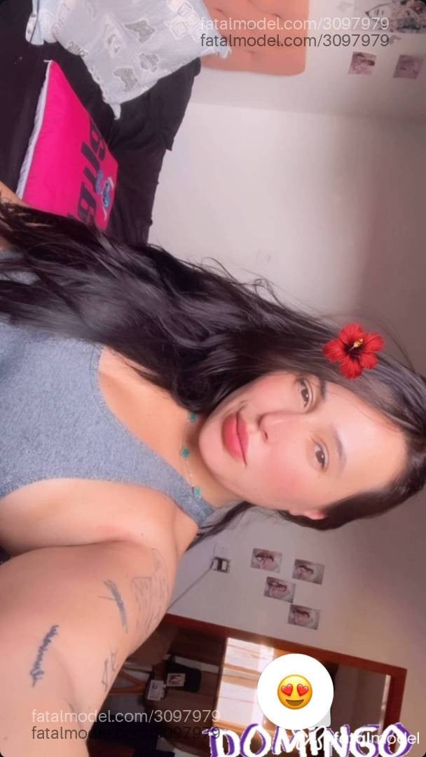 Acompanhante mulher com cabelo castanho de olhos castanhos - Morena