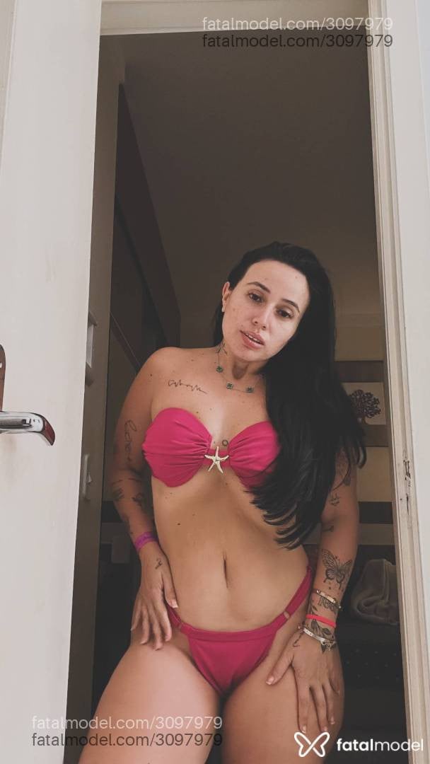 Acompanhante mulher com cabelo castanho de olhos castanhos - Morena