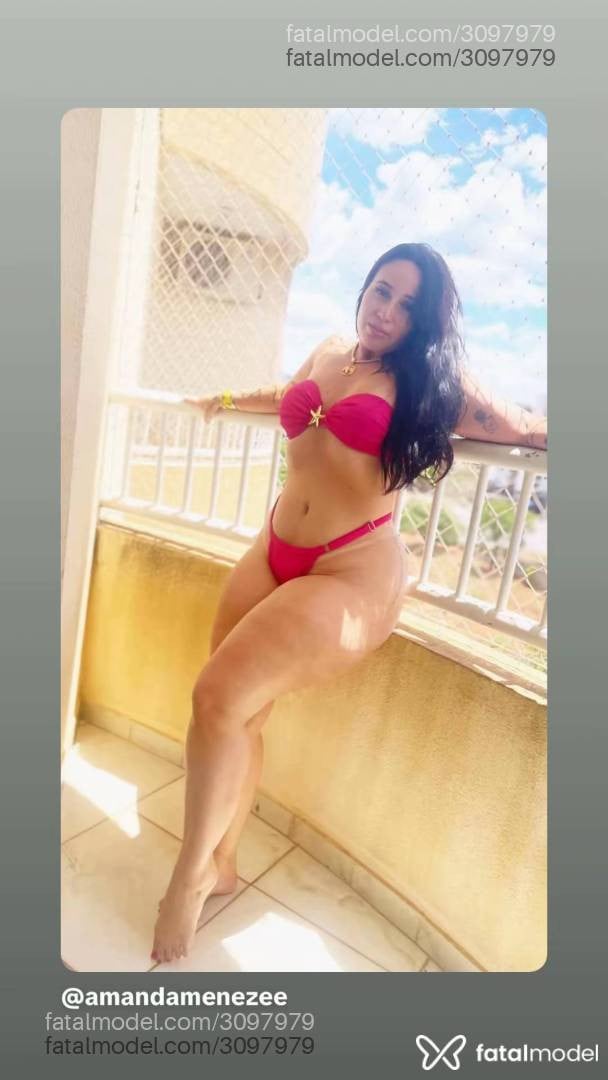 Acompanhante mulher com cabelo castanho de olhos castanhos - Morena