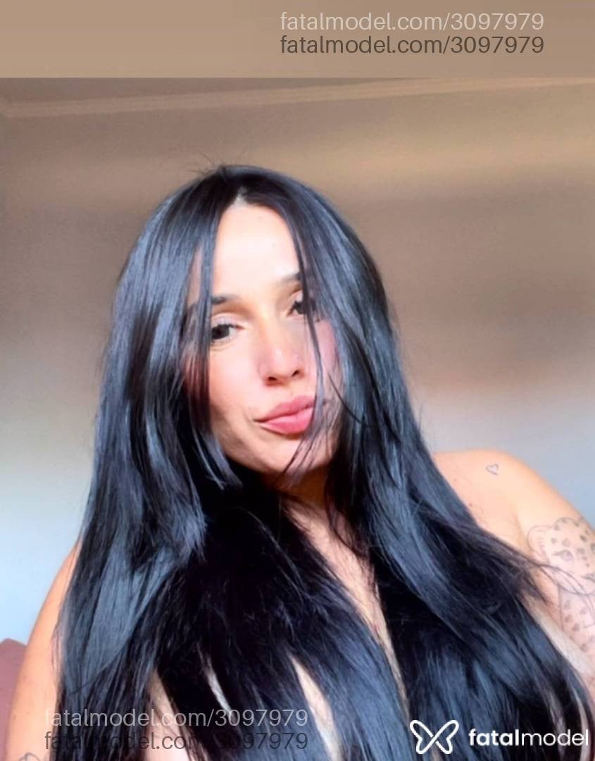 Acompanhante mulher com cabelo castanho de olhos castanhos - Morena