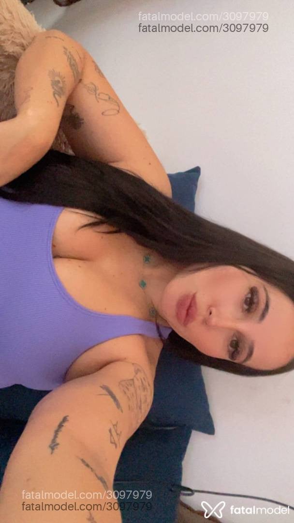 Acompanhante mulher com cabelo castanho de olhos castanhos - Morena