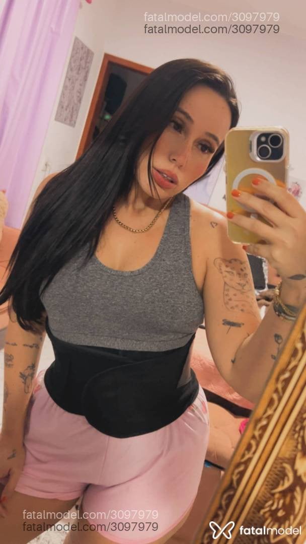 Acompanhante mulher com cabelo castanho de olhos castanhos - Morena