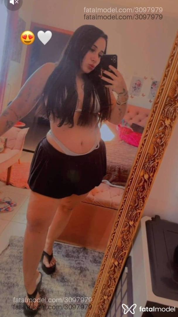 Acompanhante mulher com cabelo castanho de olhos castanhos - Morena