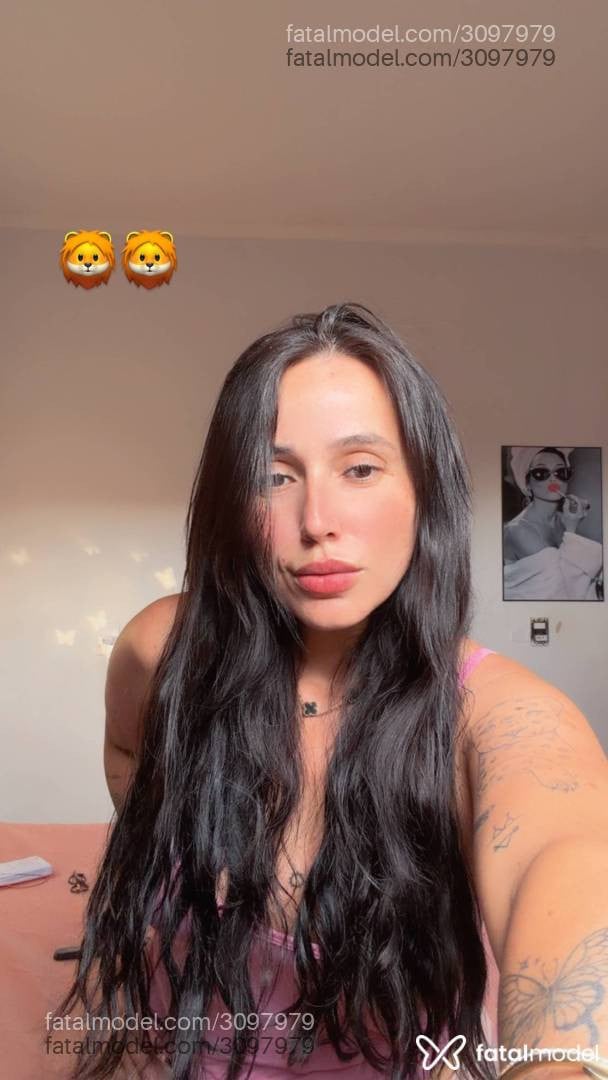 Acompanhante mulher com cabelo castanho de olhos castanhos - Morena