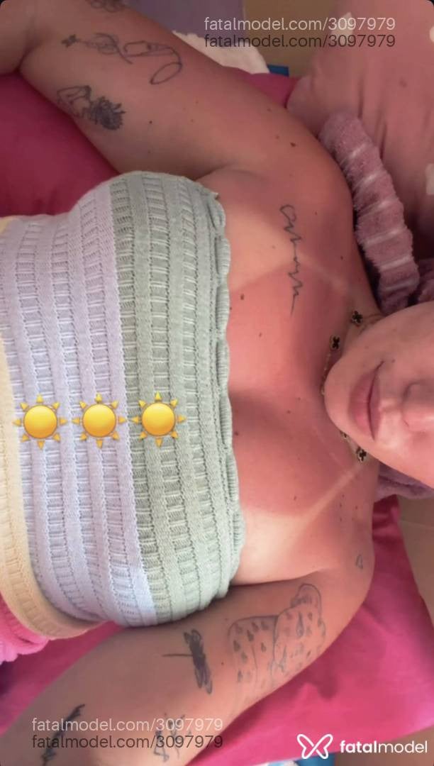 Acompanhante mulher com cabelo castanho de olhos castanhos - Morena