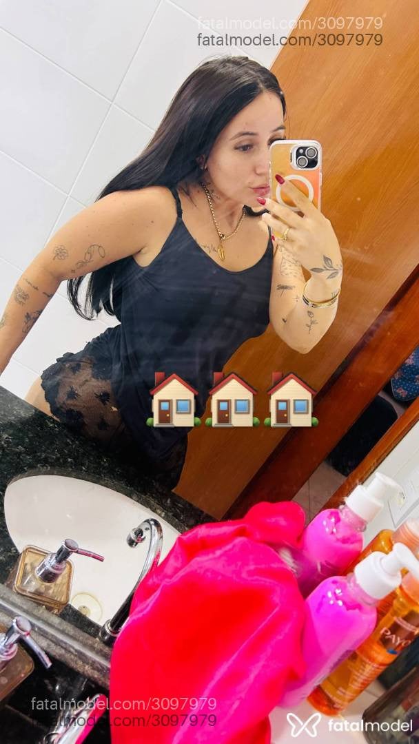Acompanhante mulher com cabelo castanho de olhos castanhos - Morena