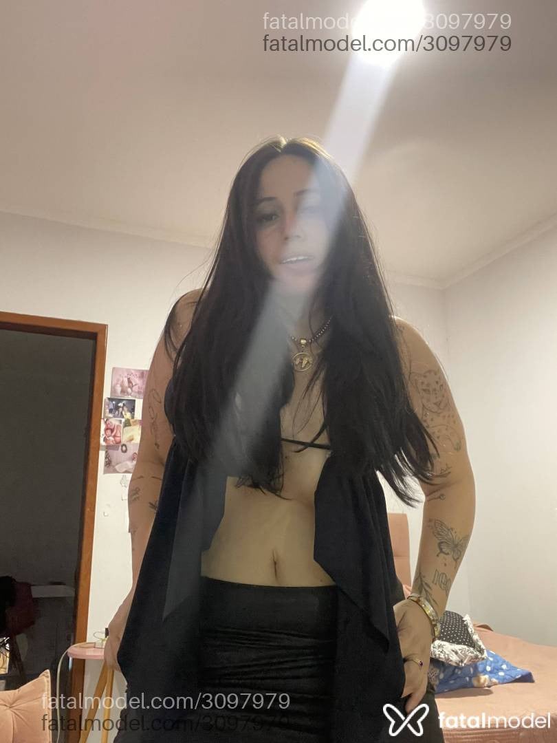 Acompanhante mulher com cabelo castanho de olhos castanhos - Morena