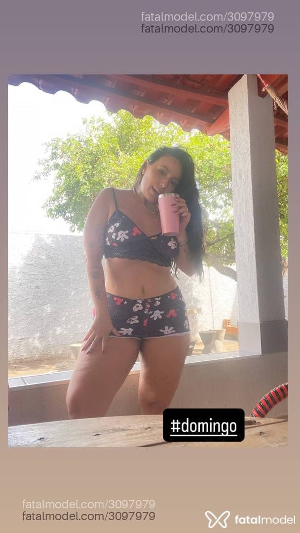 Acompanhante mulher com cabelo castanho de olhos castanhos - Morena
