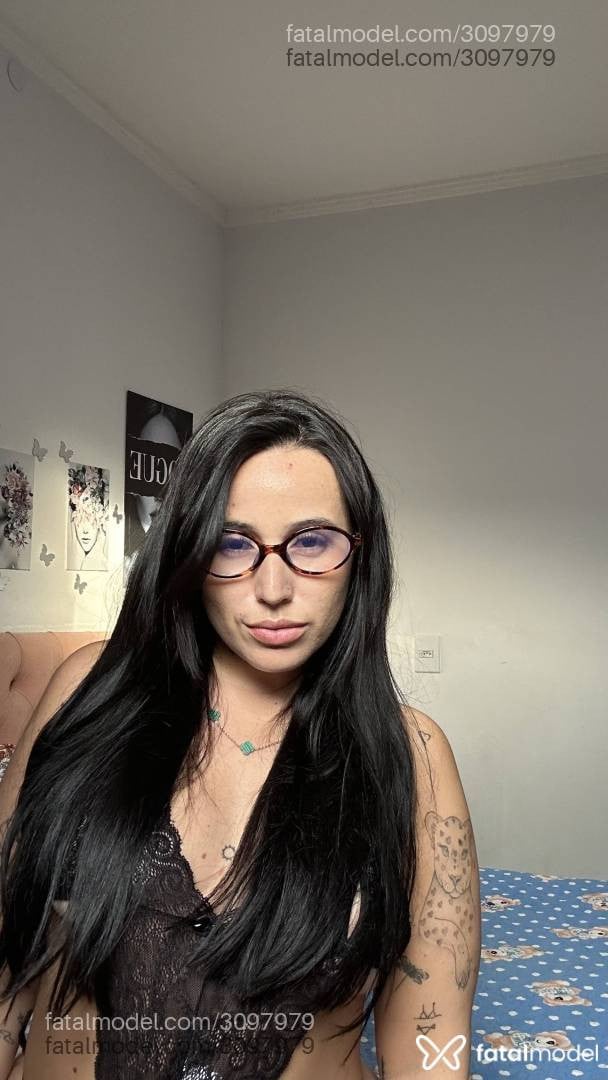 Acompanhante mulher com cabelo castanho de olhos castanhos - Morena