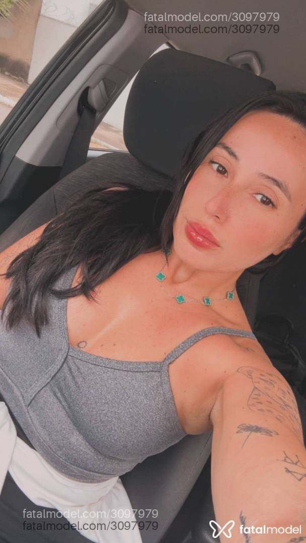 Acompanhante mulher com cabelo castanho de olhos castanhos - Morena