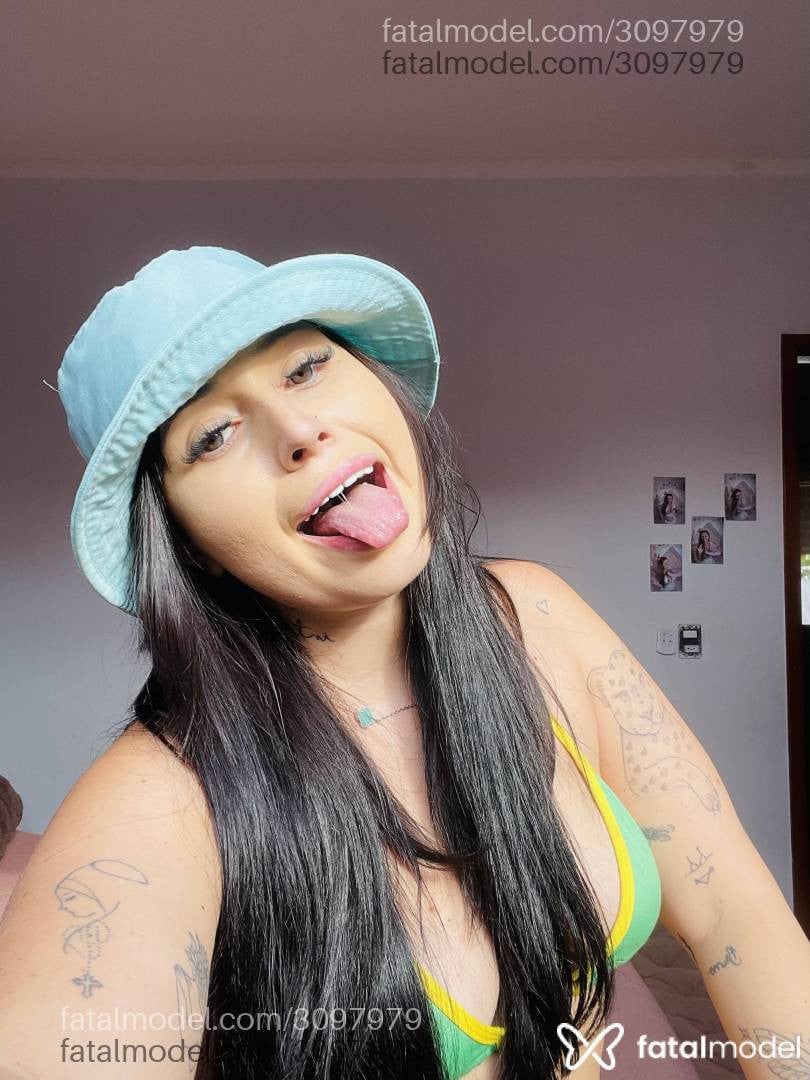 Acompanhante mulher com cabelo castanho de olhos castanhos - Morena