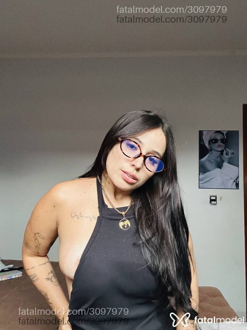 Acompanhante mulher com cabelo castanho de olhos castanhos - Morena