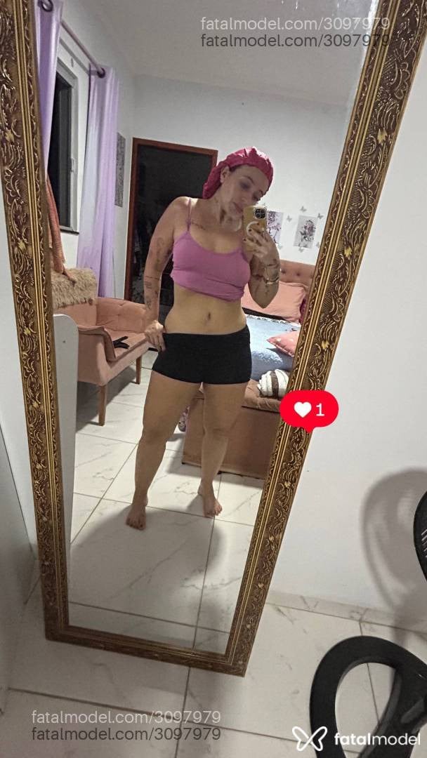 Acompanhante mulher com cabelo castanho de olhos castanhos - Morena