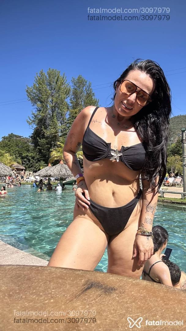 Acompanhante mulher com cabelo castanho de olhos castanhos - Morena