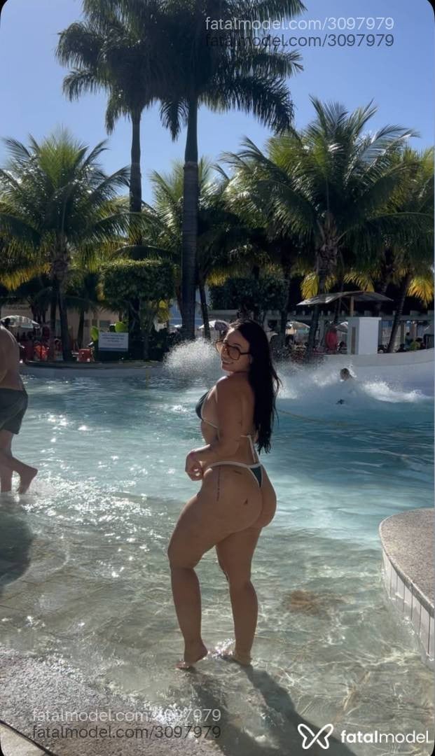 Acompanhante mulher com cabelo castanho de olhos castanhos - Morena
