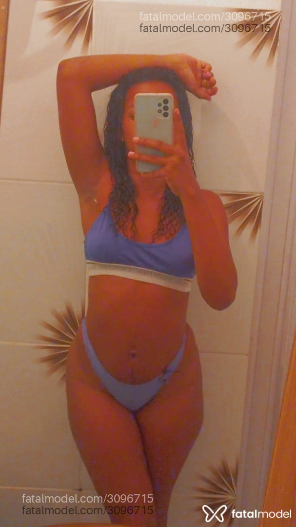 Acompanhante mulher morena (o) de olhos castanhos - Tifanny