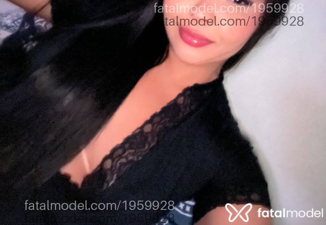 Acompanhante mulher morena (o) de olhos castanhos - Maya Azevedo