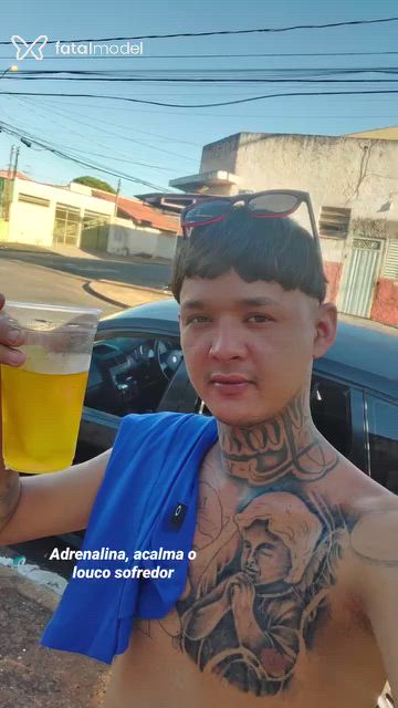 Acompanhante homem com cabelo castanho de olhos castanhos - Lucas