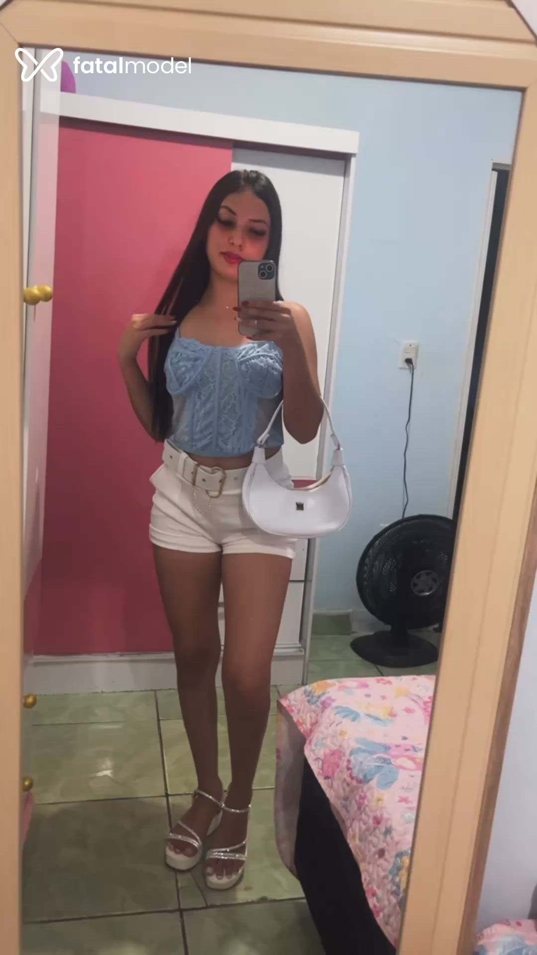 Acompanhante mulher com cabelo castanho de olhos castanhos - Larissa Acompanhante mulher com cabelo castanho de olhos castanhos - Larissa