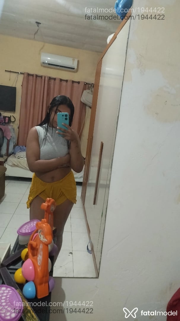 Acompanhante mulher com cabelo castanho de olhos castanhos - Letícia Soares